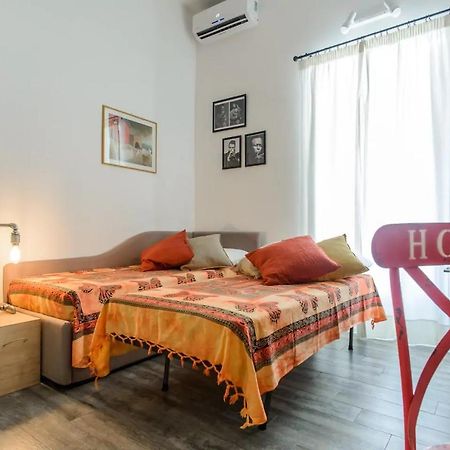 Appartement Vesuvius A Mezzocannone à Naples Extérieur photo