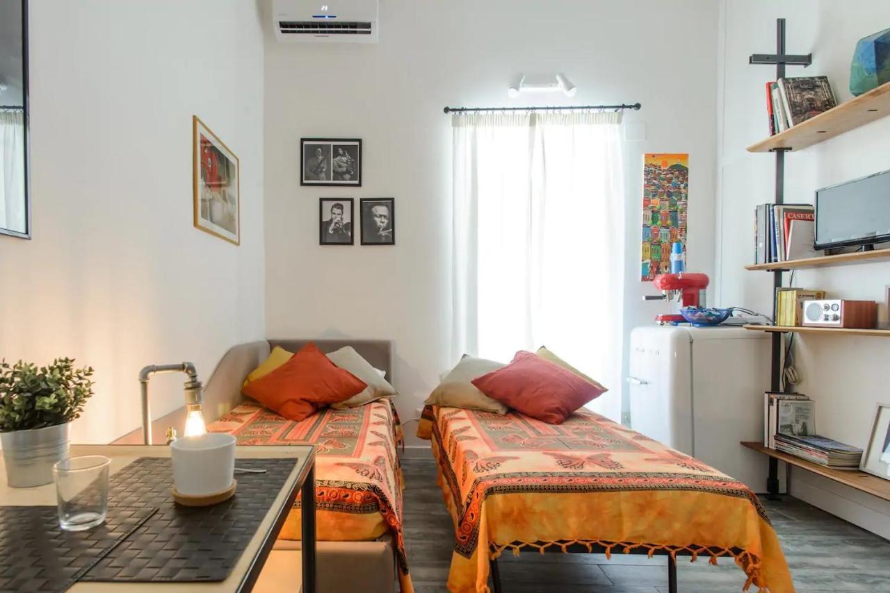 Appartement Vesuvius A Mezzocannone à Naples Extérieur photo